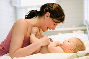 Отучение ребенка от груди: способы и рекомендации