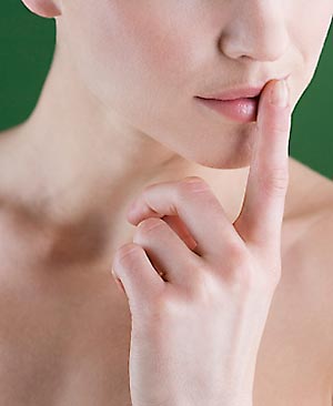 Простуда на губах во время беременности – серьезный повод обратиться к врачу