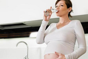 Сколько жидкости пить беременной