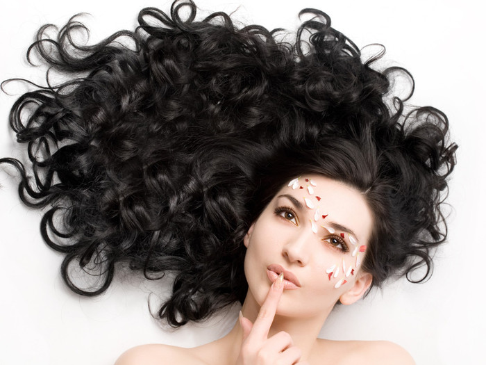 Женское здоровье: как остановить выпадение волос